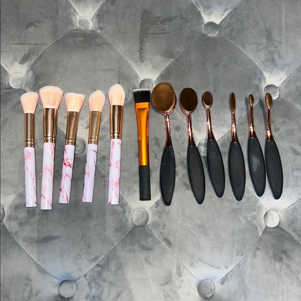 Makeup brushes